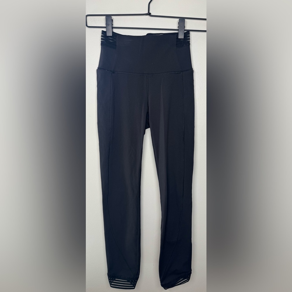 Lululemon Women’s Find Focus 7/8 Tight Leggings  *25" in Black